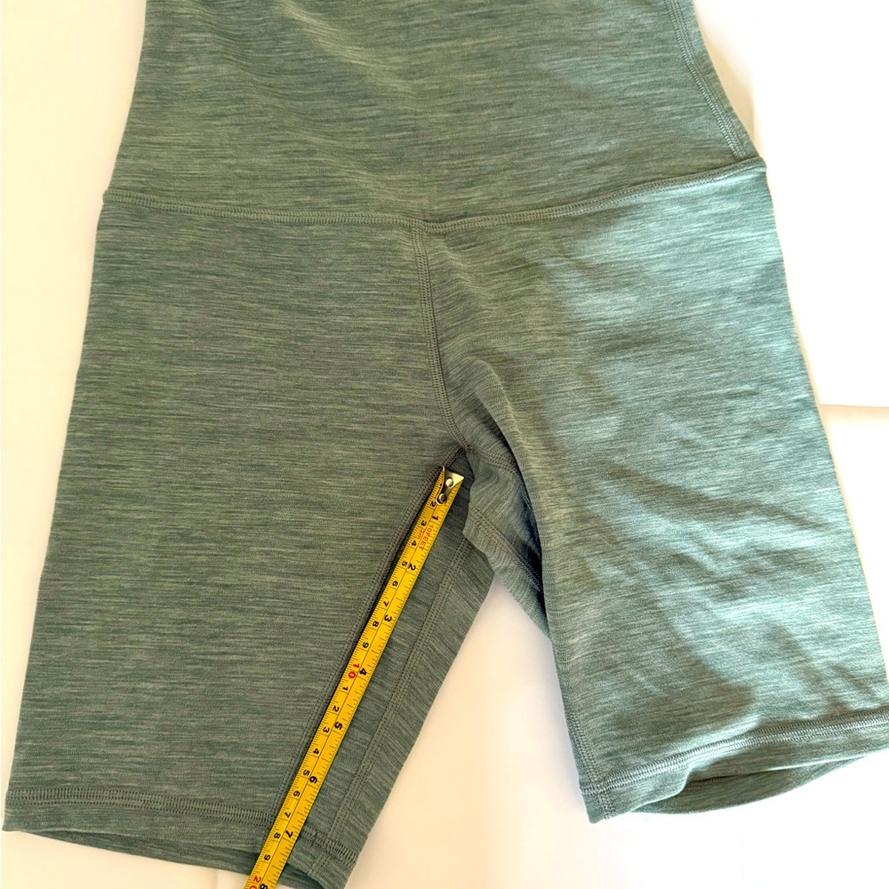 Lululemon Women’s Nulu Align size 4. Weathered tidewater teal color. 8”. EUC.